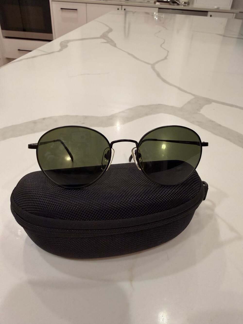 Vintage Nikon VT5801-5 Round Metal Sunglasses in Matte Black with Green Lenses